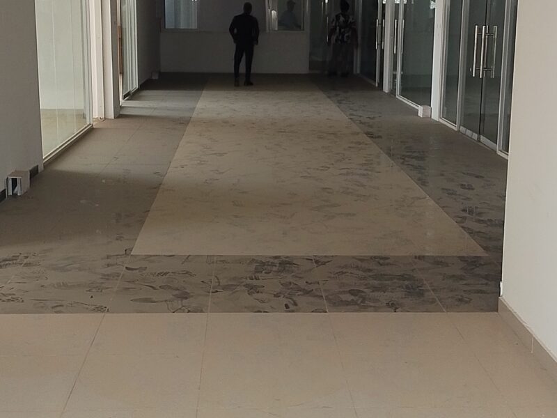 Edifício multiuso a Venda ou arrendamento, aberto a parceria.
