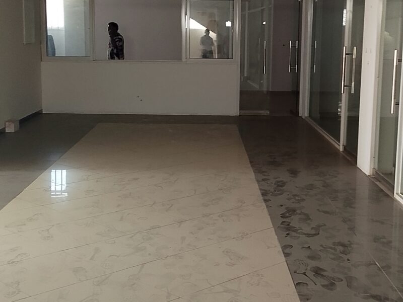 Edifício multiuso a Venda ou arrendamento, aberto a parceria.