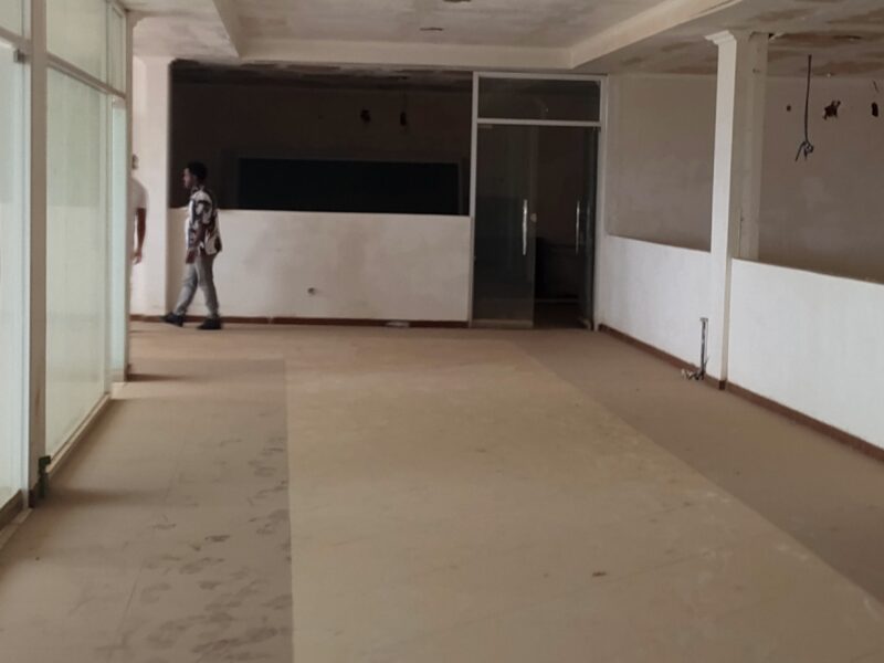 Edifício multiuso a Venda ou arrendamento, aberto a parceria.
