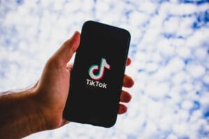 Fazendo Negócios com o TikTok: Como a Plataforma Pode Impulsionar Suas Vendas