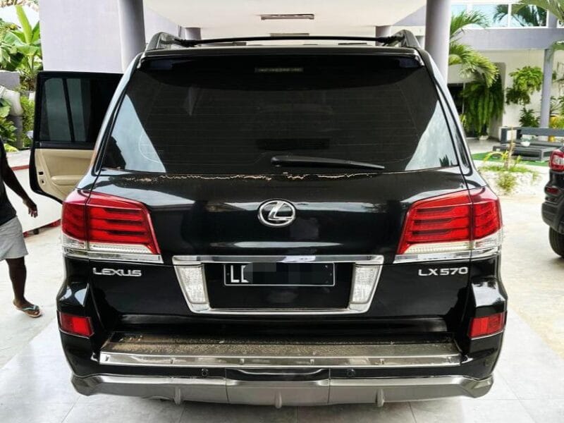 Lexus 570