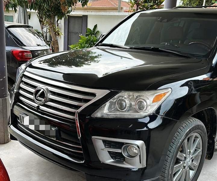 Lexus 570