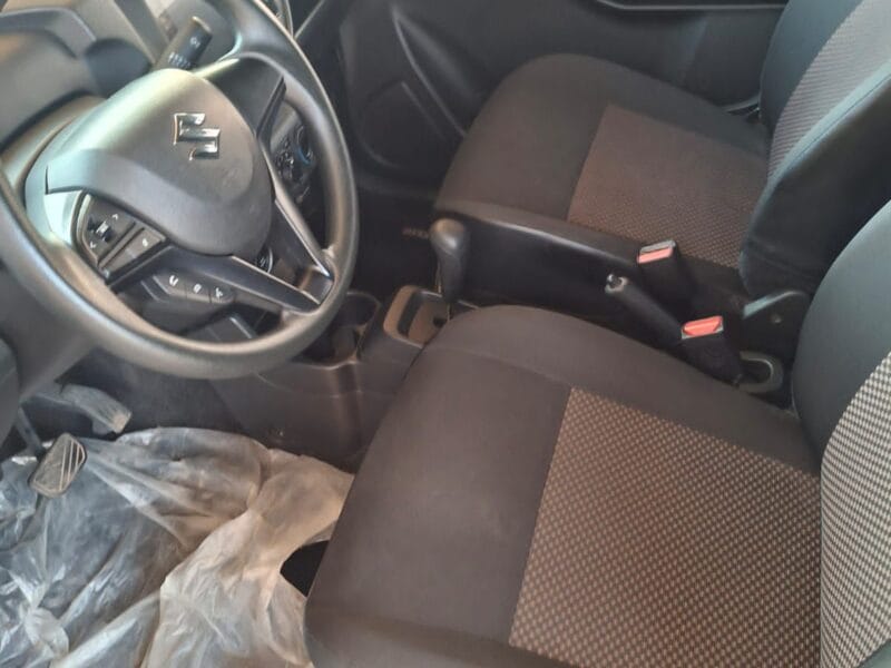 TOYOTA LAND CRUISER GXR V8