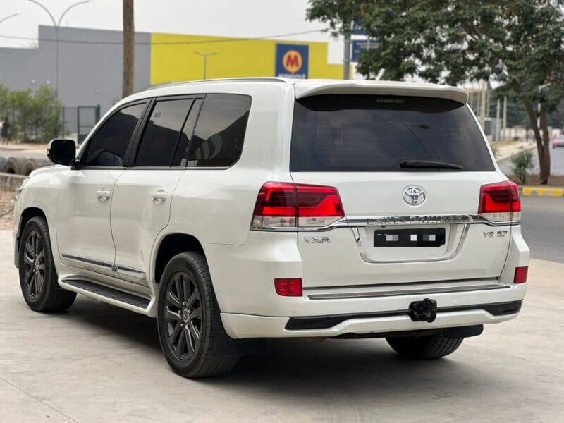 TOYOTA LAND CRUISER VXR V8