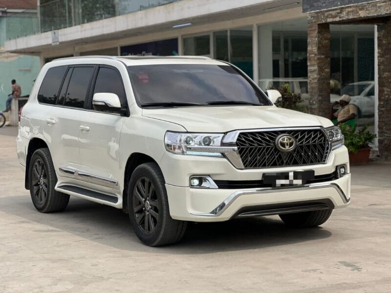 TOYOTA LAND CRUISER VXR V8