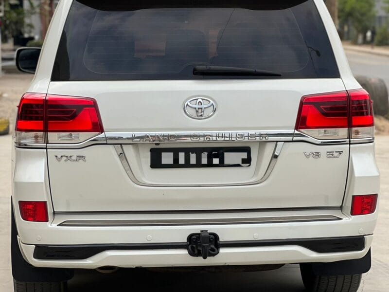 TOYOTA LAND CRUISER VXR V8