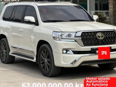TOYOTA LAND CRUISER VXR V8