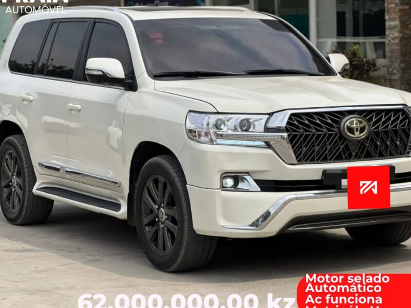 TOYOTA LAND CRUISER VXR V8