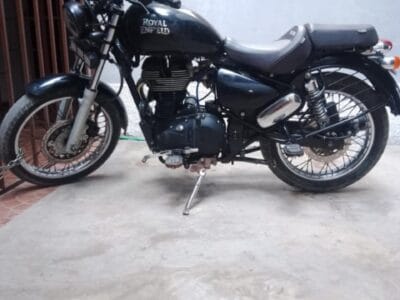 ROYAL ENFIELD e BICICLETA