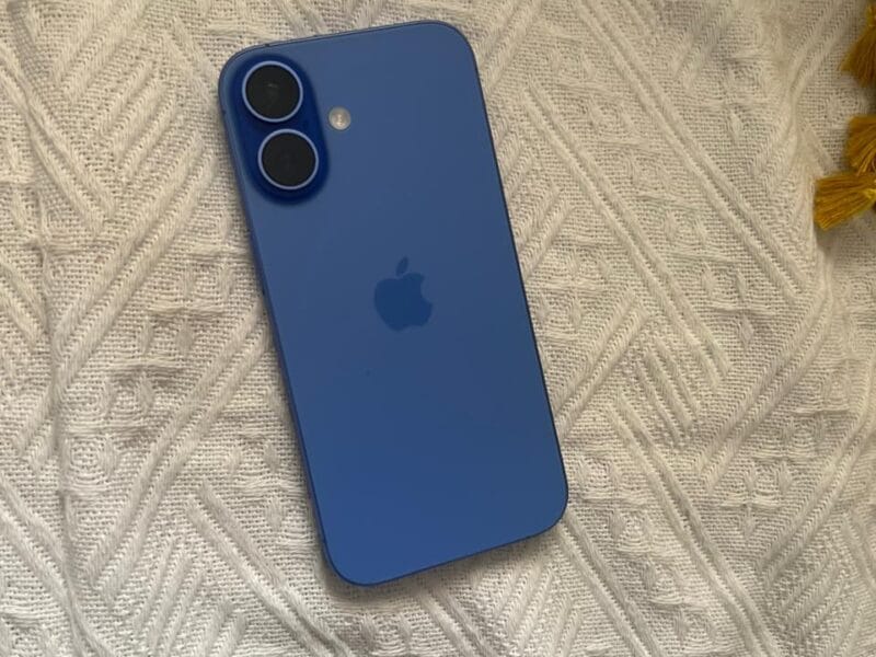 iPhone 16 normal
