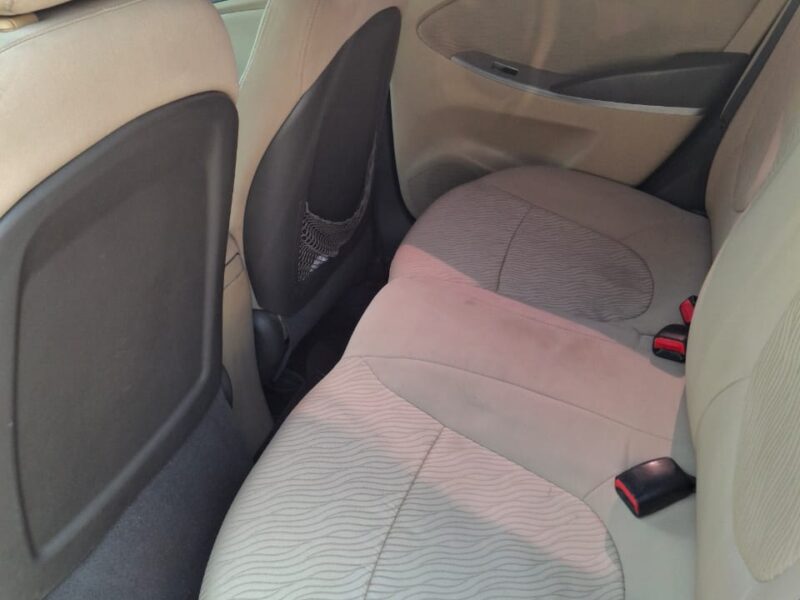Hyundai accent 2V