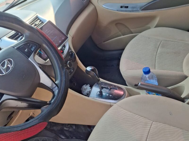 Hyundai accent 2V