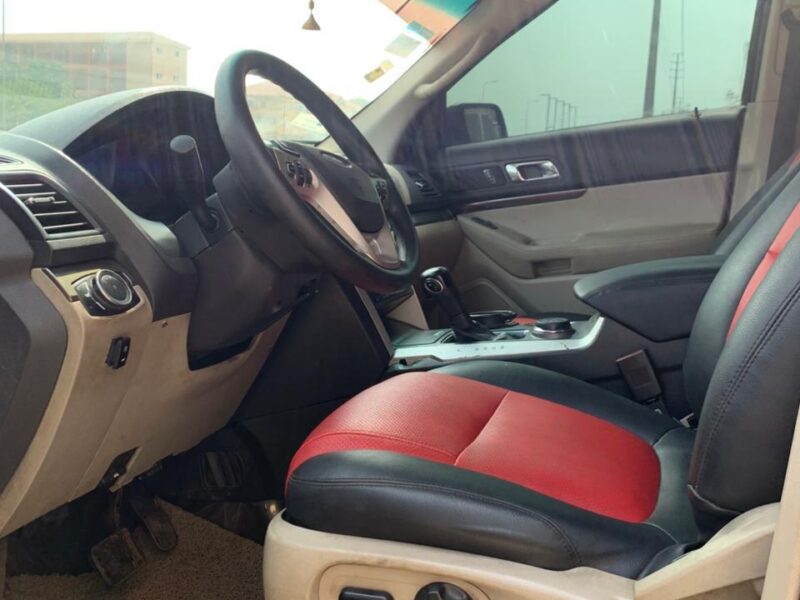 FORD EXPLORER