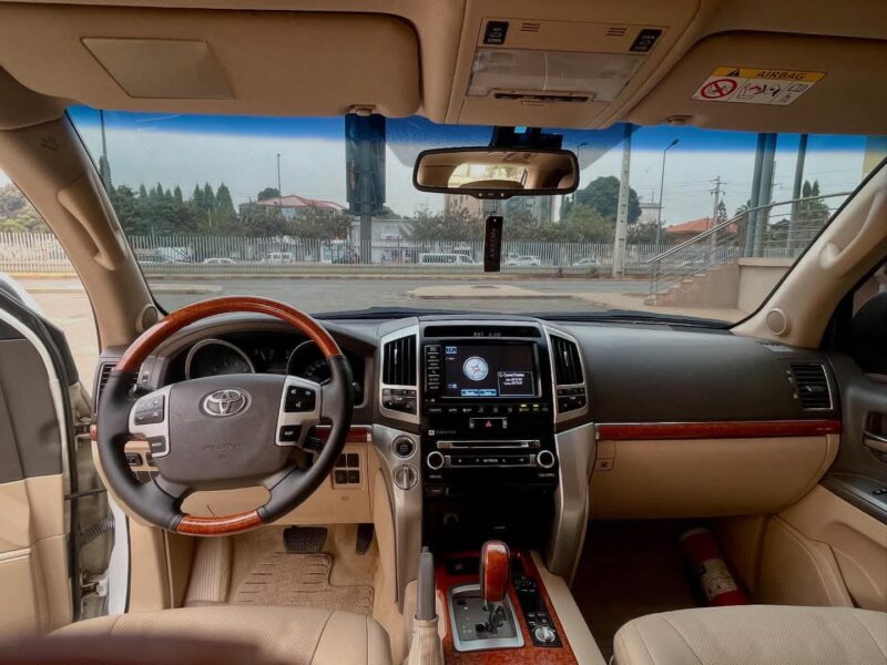 Toyota Land Cruiser VXR