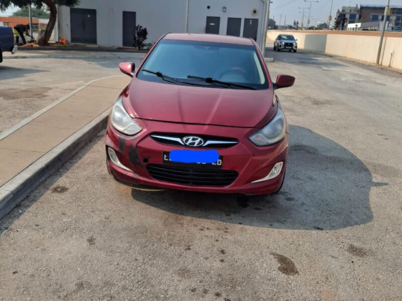 Hyundai accent 2V