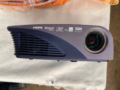 PROJECTOR LG HS200