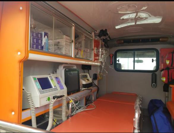 AMBULÂNCIA LAND CRUISER MOTOR V8