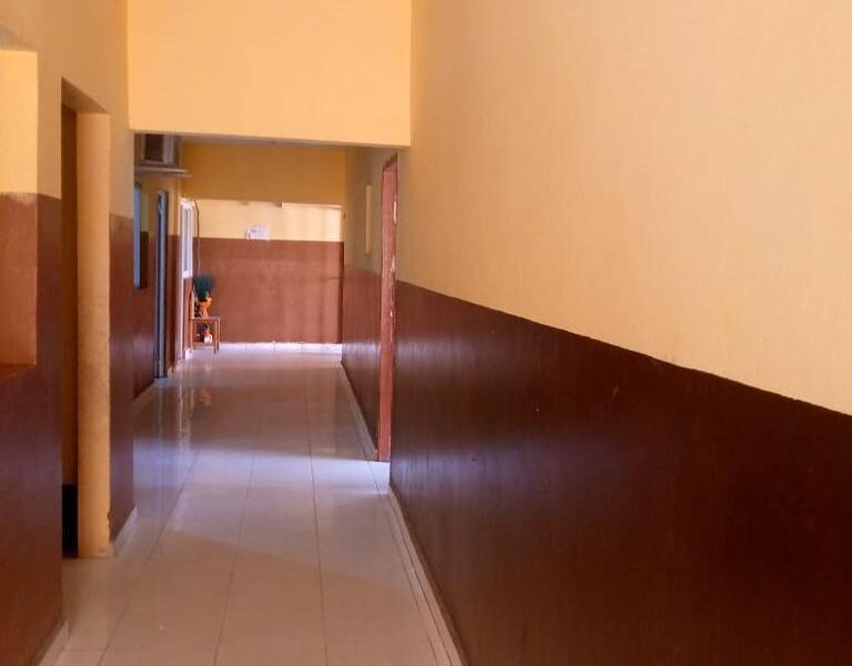 *Para Arrendar ou Venda Colégio no Camama Vila Kiaxi*