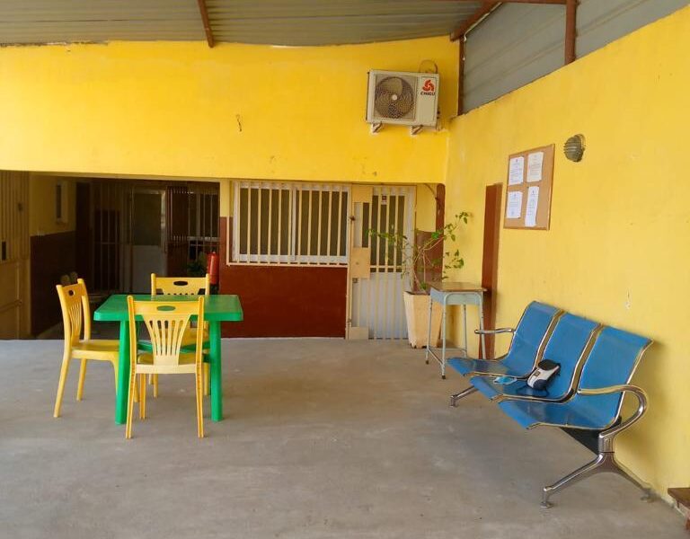 *Para Arrendar ou Venda Colégio no Camama Vila Kiaxi*