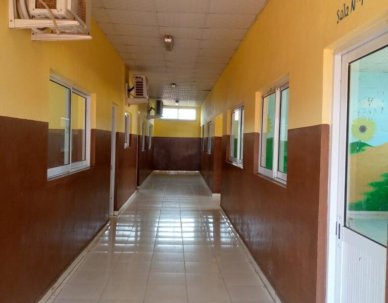 *Para Arrendar ou Venda Colégio no Camama Vila Kiaxi*