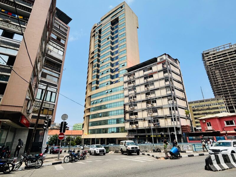 Apartamento T3 mobilado no edifício ZIMBO TOWERS