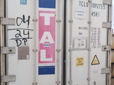 *VENDO ESTE CONTENTOR FRIGORÍFICO QUASE NOVINHO*