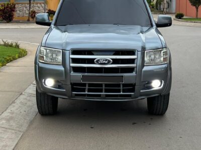 *Ford Ranger XLT 4X4*