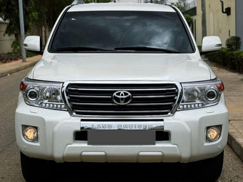 Toyota Land CRUISER v8