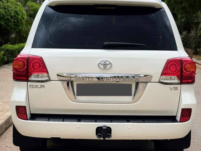 Toyota Land CRUISER v8