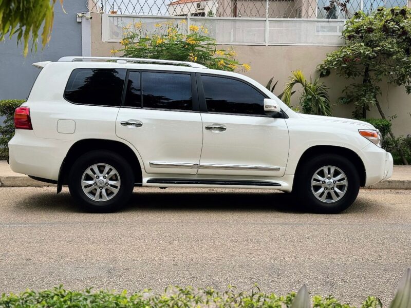 Toyota Land CRUISER v8
