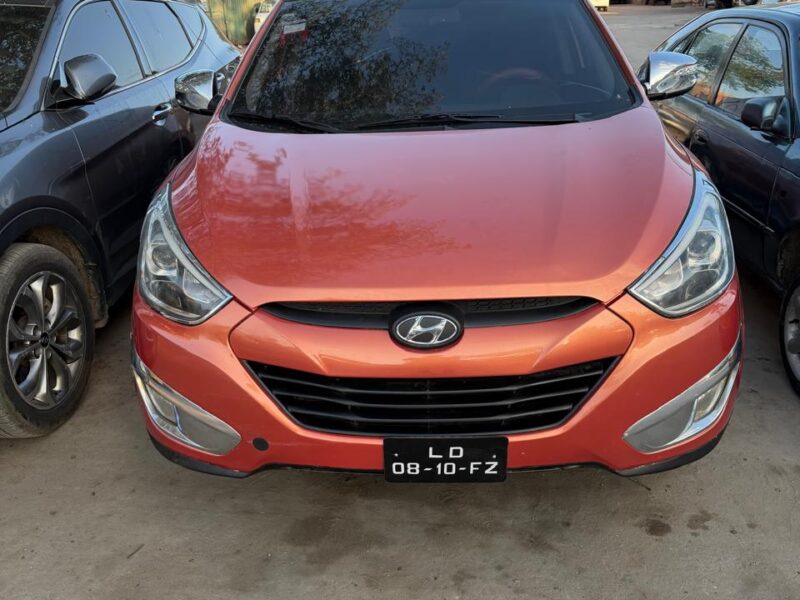 *HYUNDAI TUCSON FULL OPTIONS*