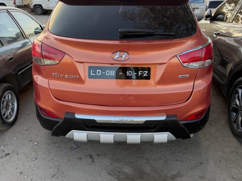 *HYUNDAI TUCSON FULL OPTIONS*