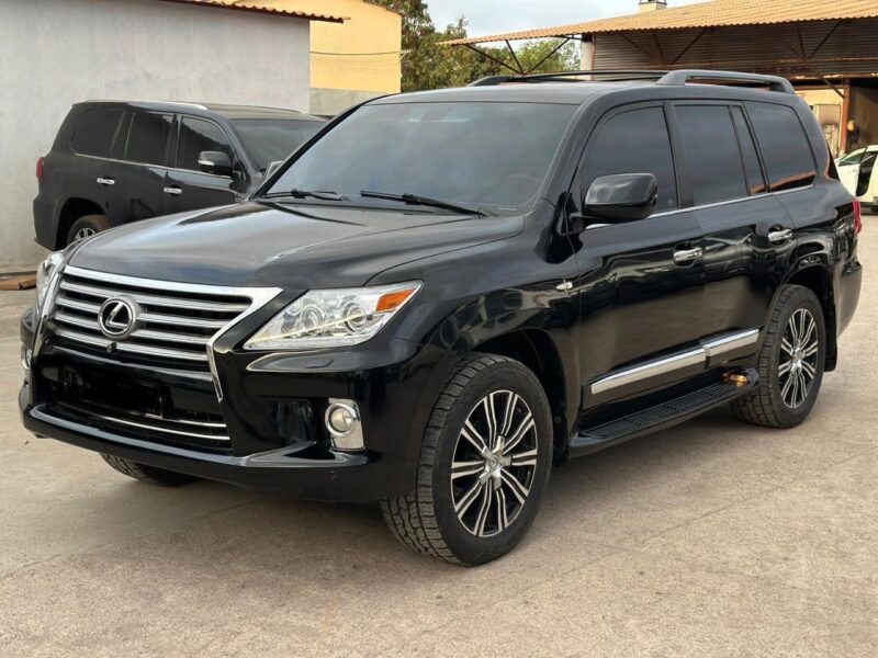 *Lexus LX570 2014*