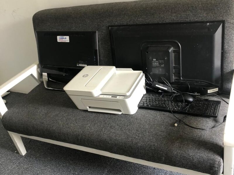 *À Venda Materiais de Escritório*