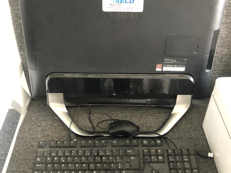 *À Venda Materiais de Escritório*