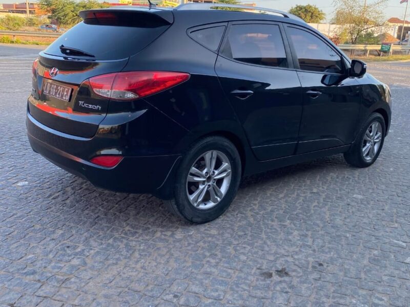 *HYUNDAI TUCSON*