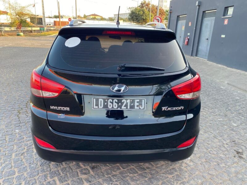 *HYUNDAI TUCSON*