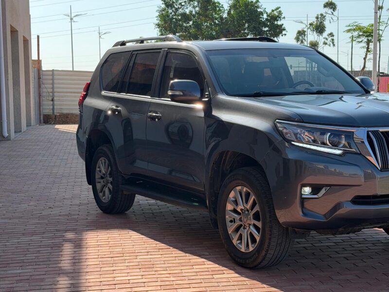 TOYOTA LAND-CRUISER PRADO TXL 4CL 2023