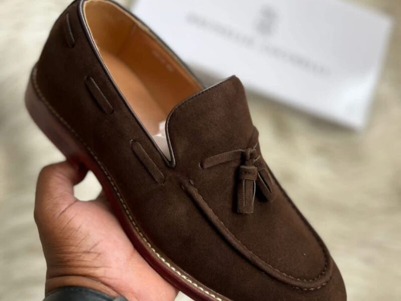 Sapatos e ténis Original a venda