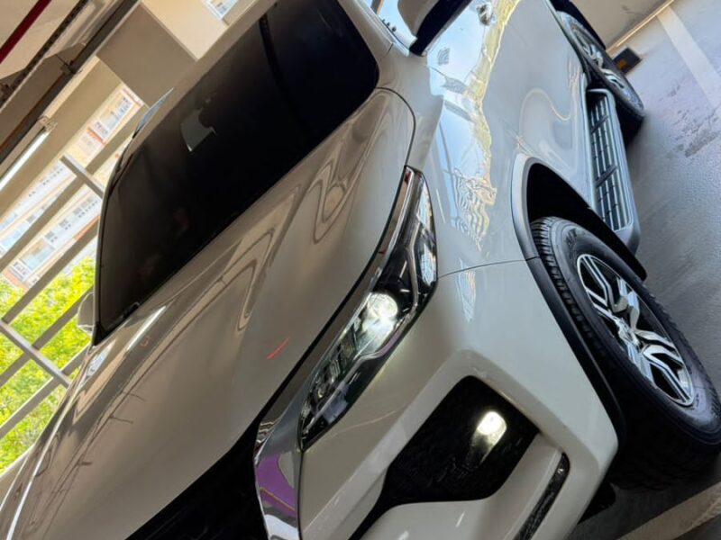 *TOYOTA FORTUNER SUV*