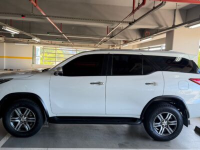 *TOYOTA FORTUNER SUV*