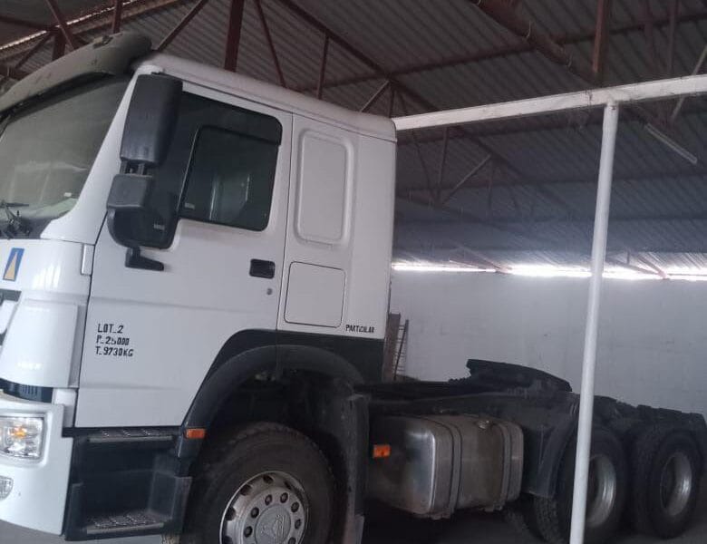 Camião cavelo 420 + Trailer a venda semi novo