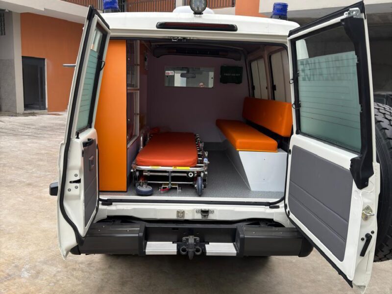 Toyota Land Cruise Ambulância