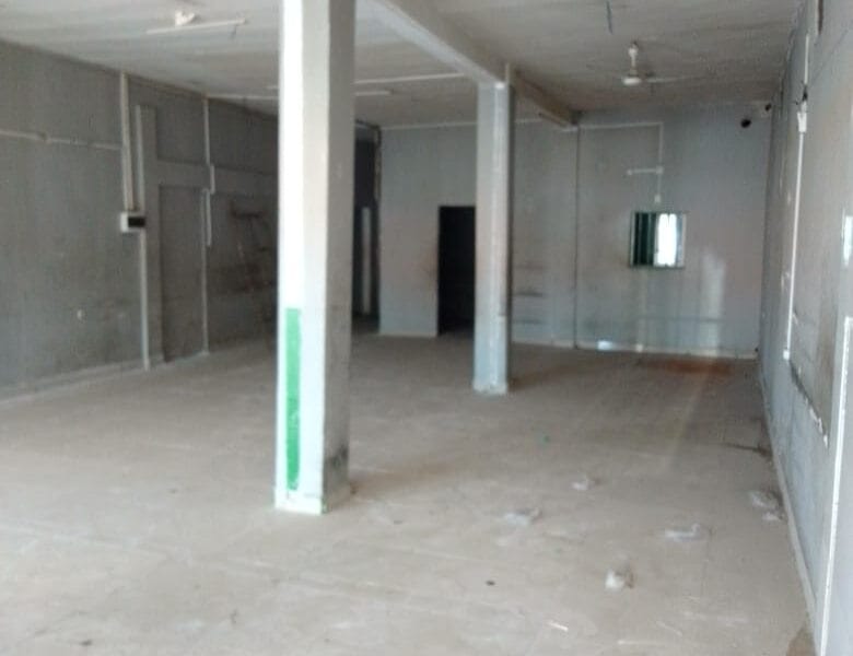 ARRENDA-SE ESPAÇO COMERCIAL