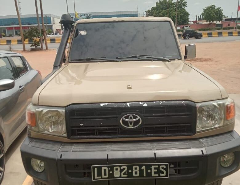 TOYOTA LAND CRUISER DUPLA CABINE
