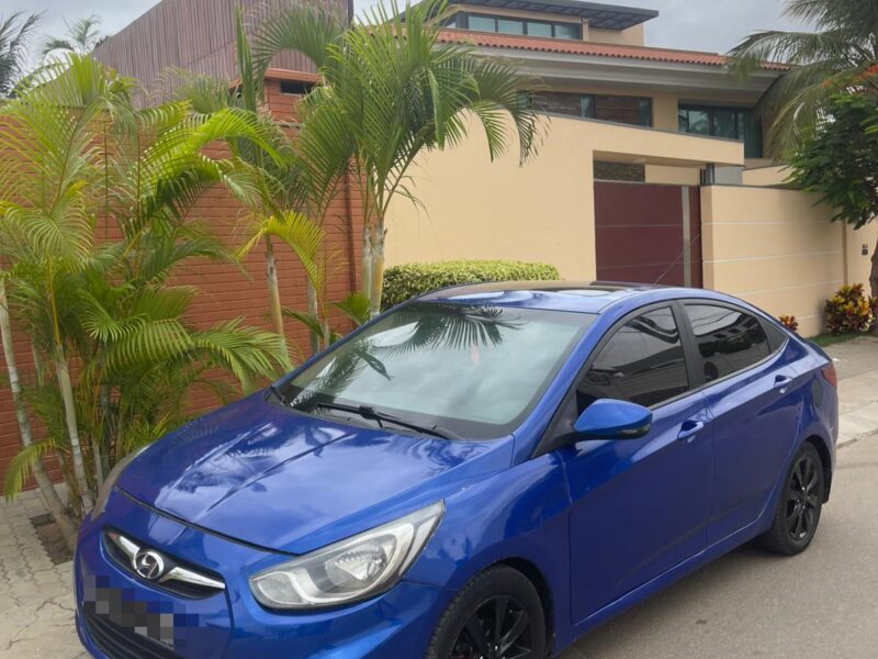 Hyunday accent full opções