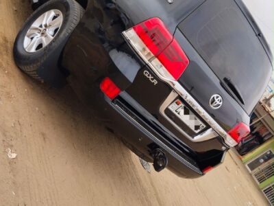 *TOYOTA LAND CRUISER GXR V8 2015*
