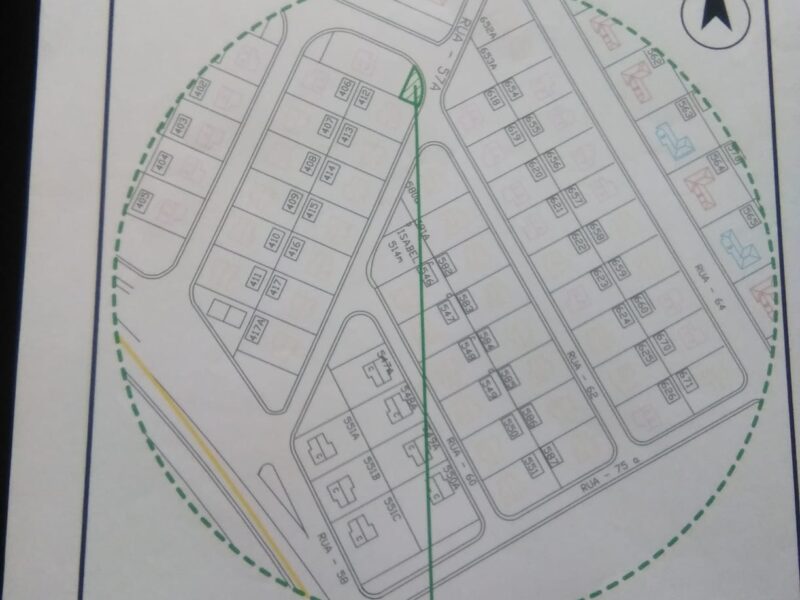 Espaço de três lojas