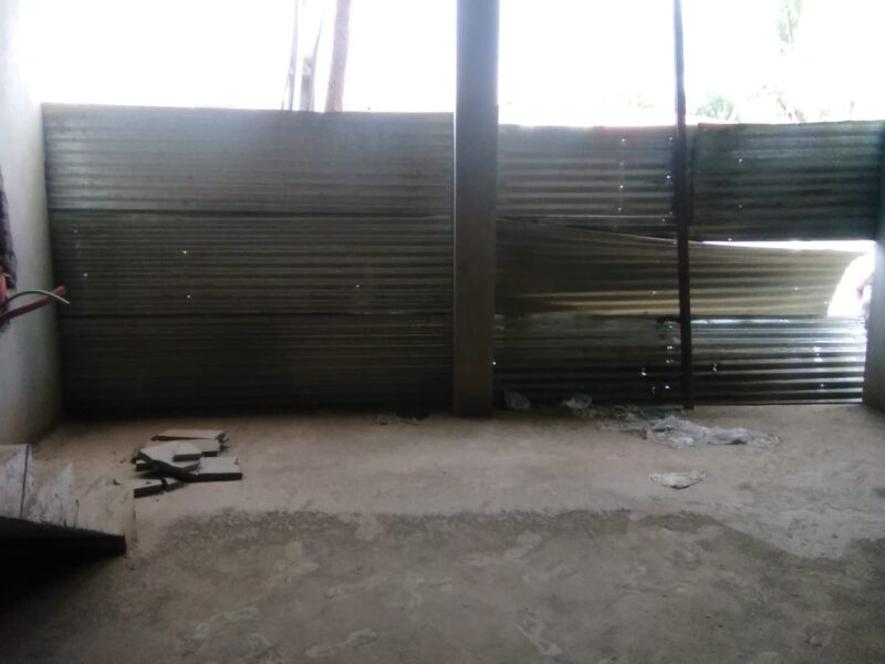 Espaço de três lojas